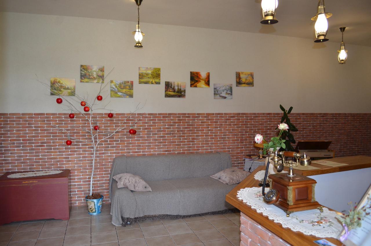 Motel Chalet Vita-Pochtovaya ภายนอก รูปภาพ